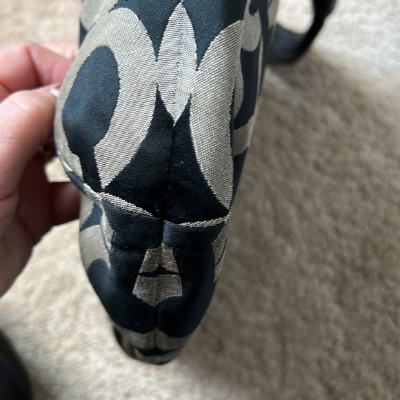 Authentic Coach purse, gentle use.  Inside looks more orange than pink - Picture 4 of 11